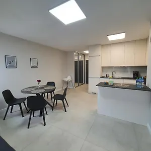 Apartment De Lux 45 Grabiszynska, Breslau